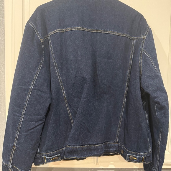 NWT WRANGLER BLUE JEAN JACKET SIZE XL - Picture 3 of 5